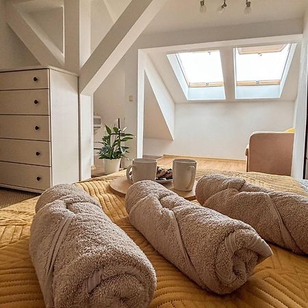 Sunset Apartment Cracow クラクフ エクステリア 写真